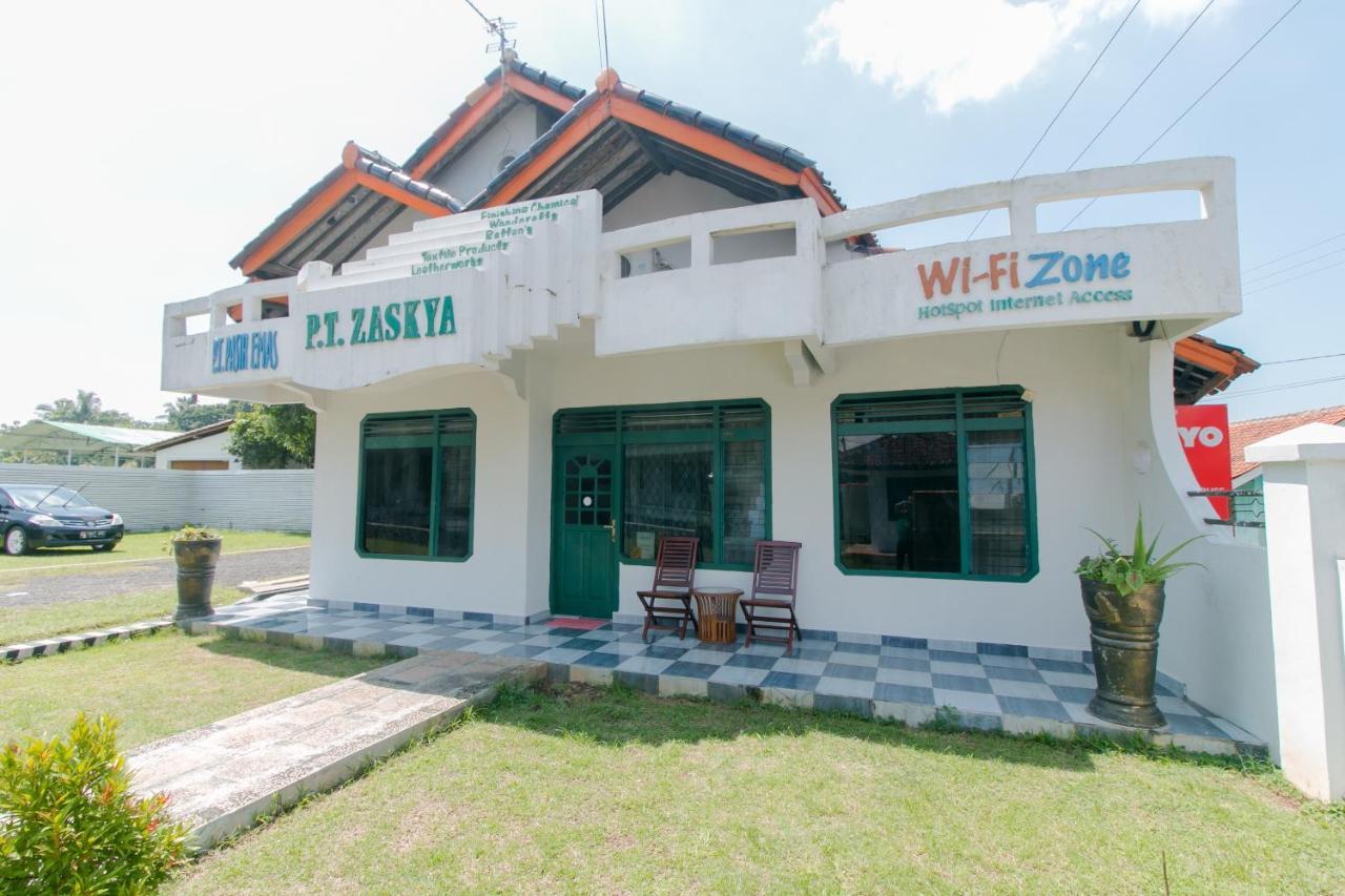 Oyo 2858 Vafa Guesthouse Cianjur Ngoại thất bức ảnh