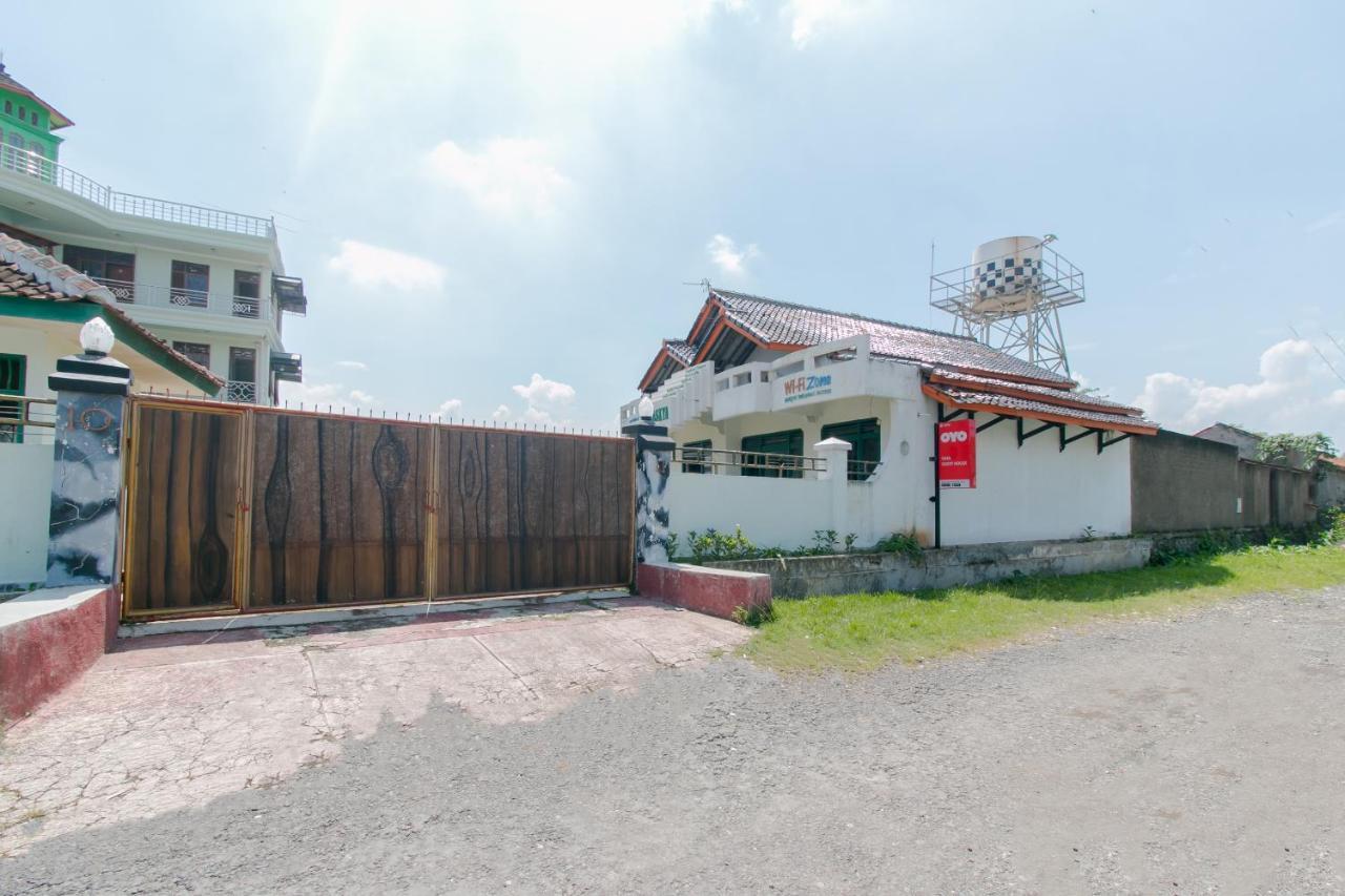 Oyo 2858 Vafa Guesthouse Cianjur Ngoại thất bức ảnh