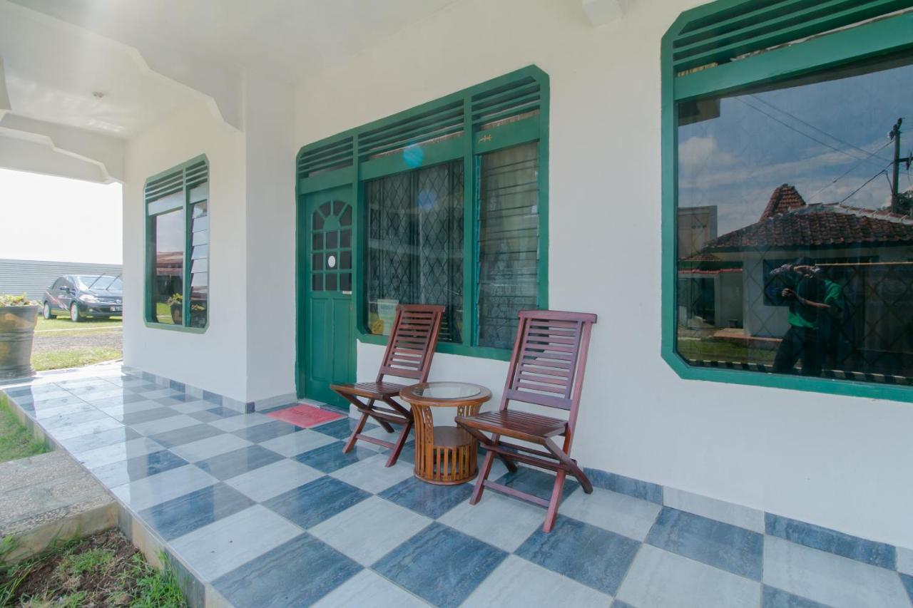 Oyo 2858 Vafa Guesthouse Cianjur Ngoại thất bức ảnh
